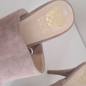 Size 8.5 Vince Camuto heels